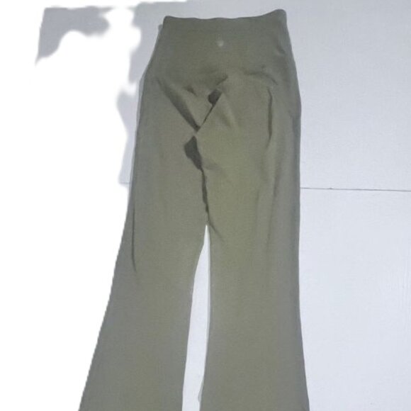 Lululemon Groove Nulu Super-High-Rise Flared Pants Green Size 0 Yoga Leggings - Picture 1 of 5